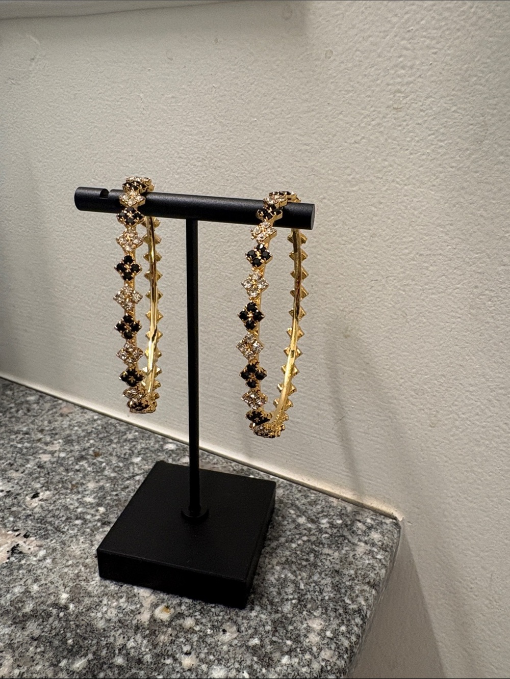 Elegant Gold and Black bangles - Picture 8 of 8